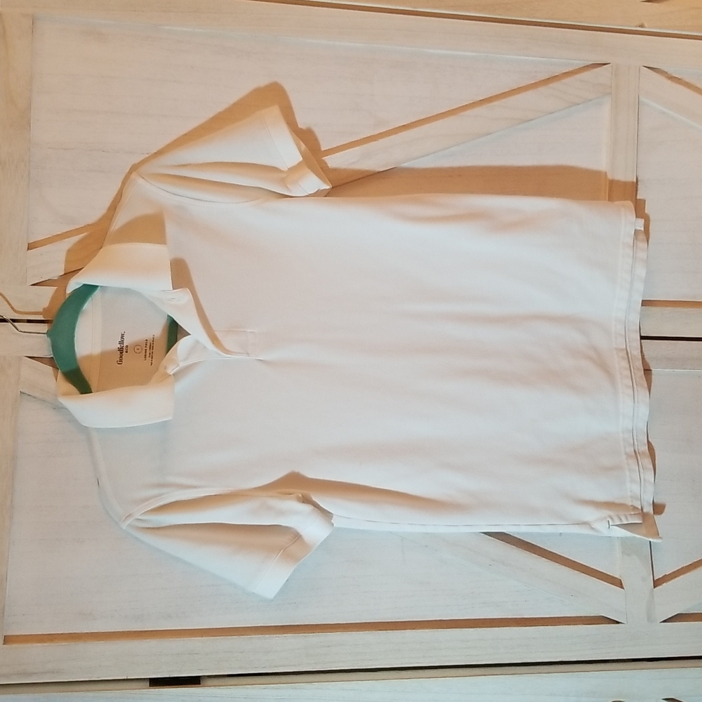 2. White short sleeve guys polo shirt